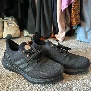 EUC adidas Ultraboost running sneaker UB women’s summer ready triple black mesh